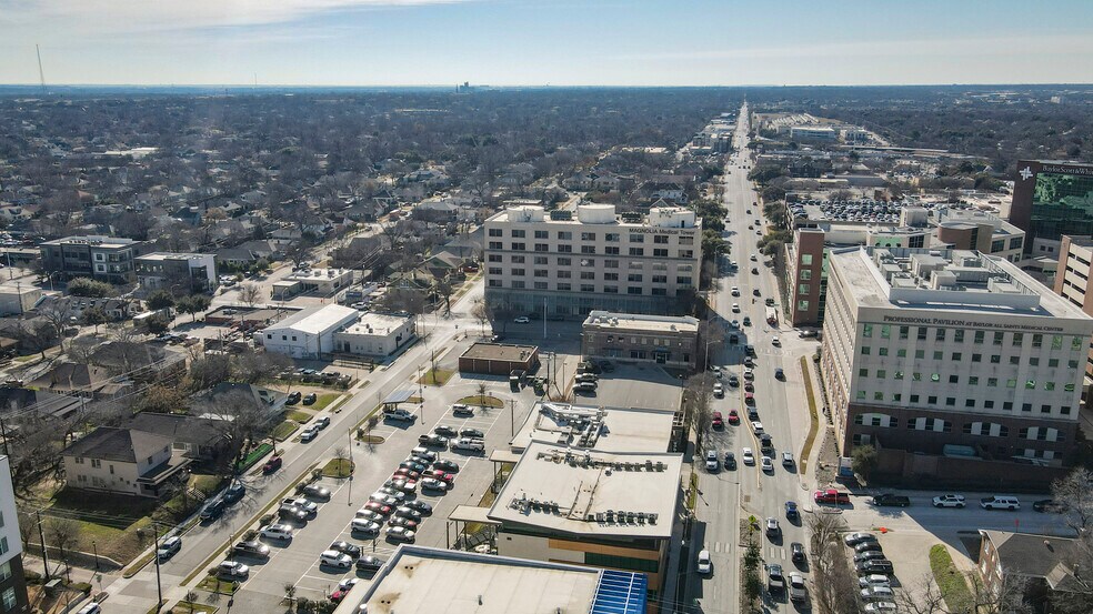 More Photos Of 1550 W Magnolia Ave, Fort Worth Medical For Sale
