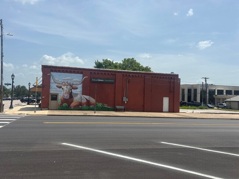 More Photos Of 805 12th St, Hempstead Office Residential For Sale