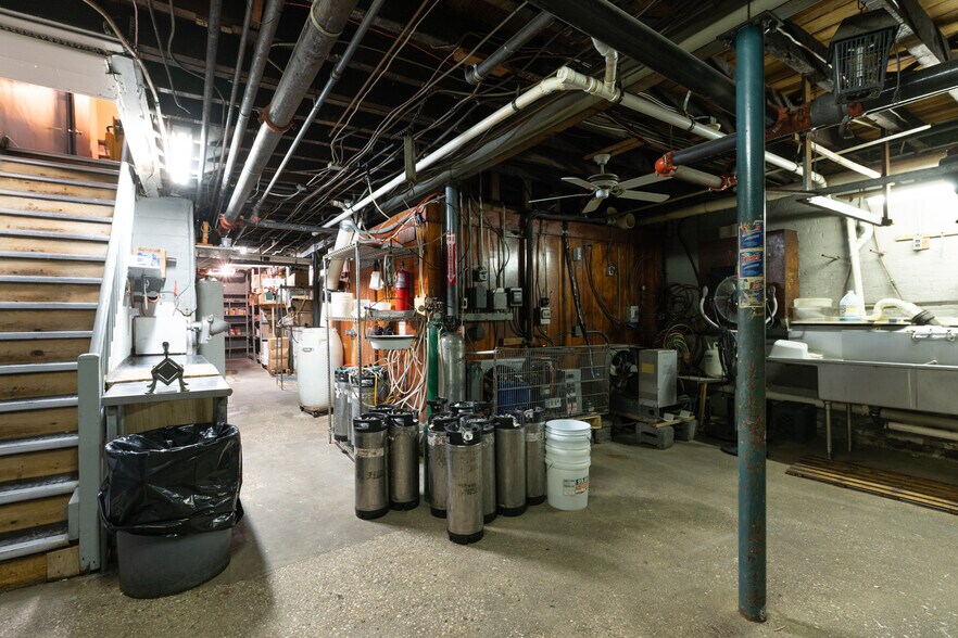 More Photos Of 614-616 Broadway, Bayonne Restaurant For Sale