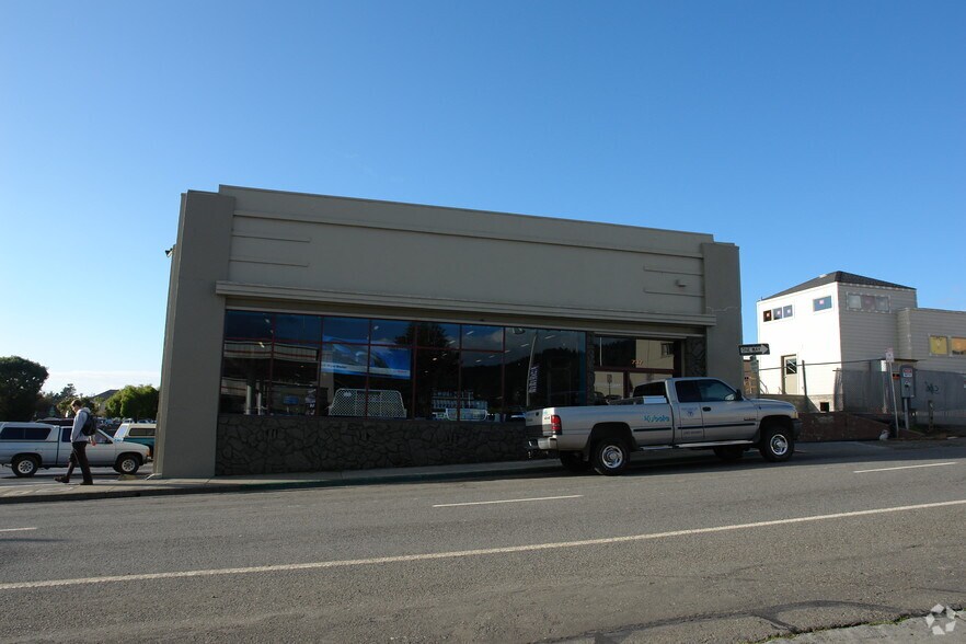 Primary Photo Of 737 G St, Arcata Freestanding For Sale