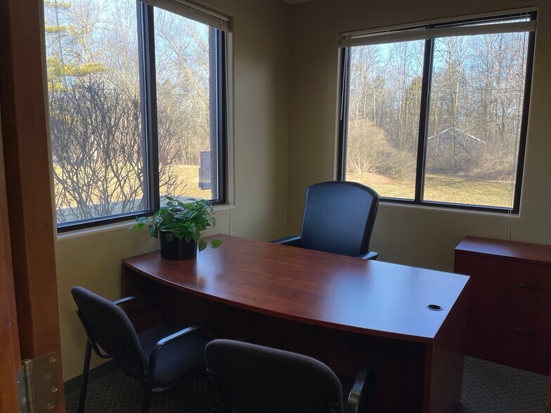 More Photos Of 2325 Verlin Rd, Green Bay Coworking Space
