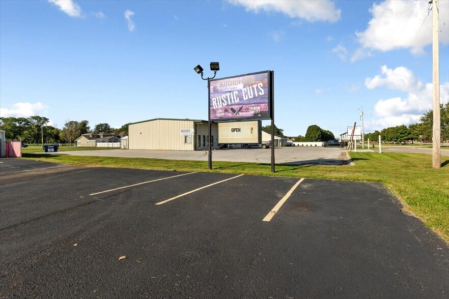 More Photos Of 501 Veterans Memorial Hwy, Council Bluffs Freestanding For Sale