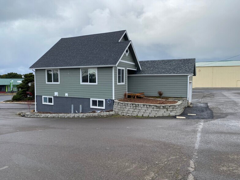 More Photos Of 1333 NE Keel Ave, Lincoln City Specialty For Sale