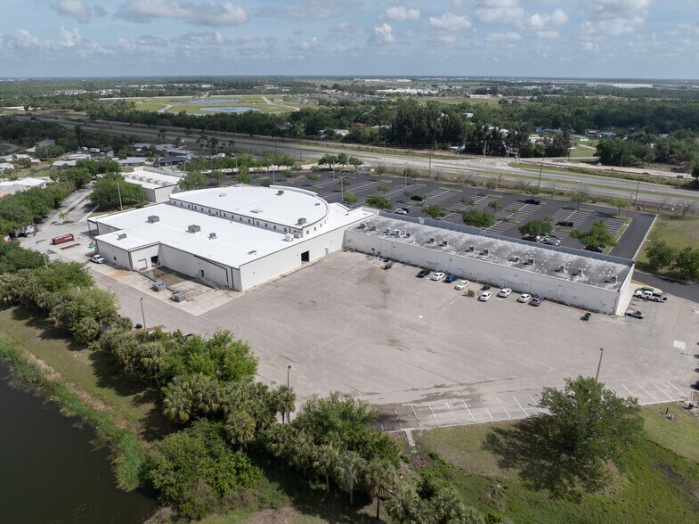 More Photos Of 10175 Tamiami Trl, Punta Gorda General Retail For Lease