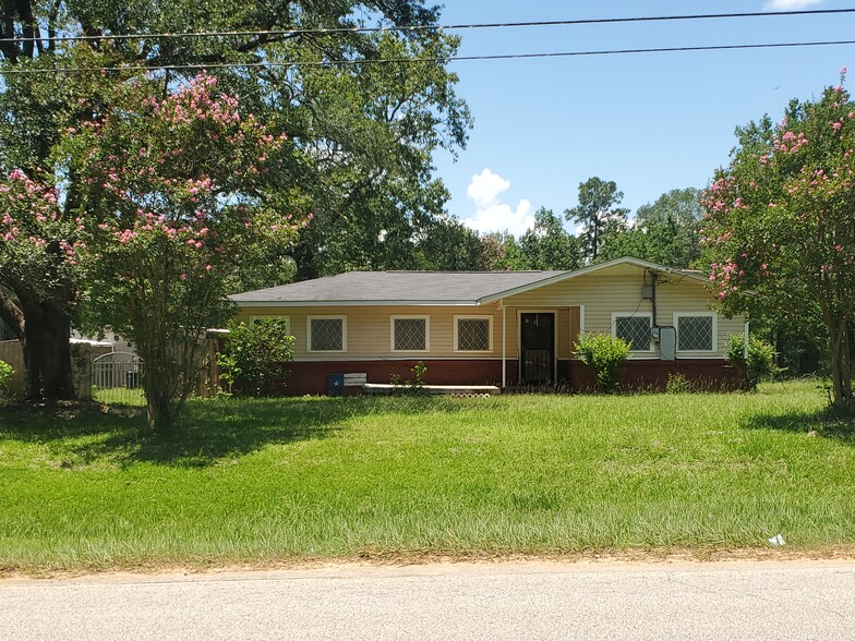 Primary Photo Of 12021 Old Montgomery Rd, Willis Industrial For Lease