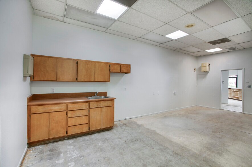 More Photos Of 323-331 W McDowell Rd, Phoenix Office For Lease