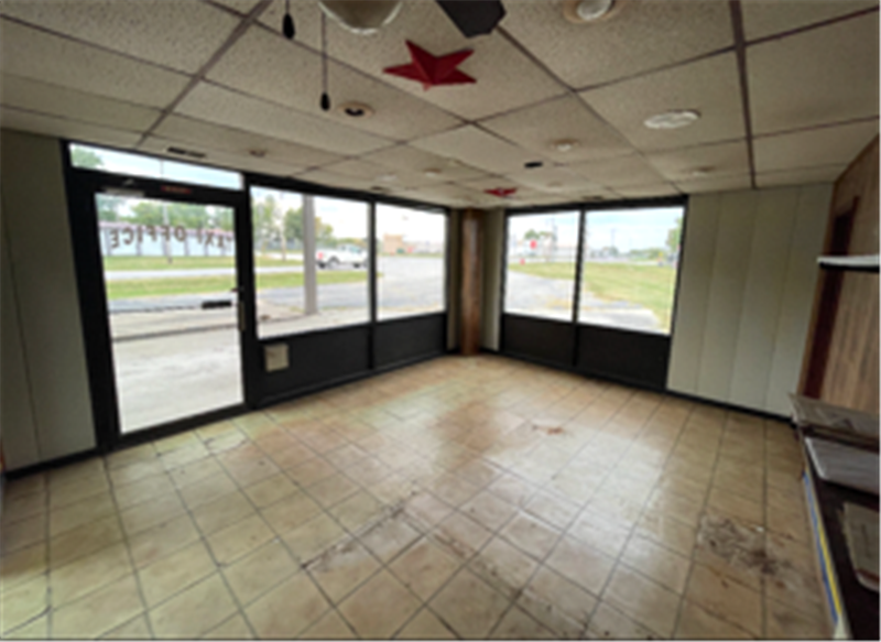 More Photos Of 302 Old 36, Clarence General Retail For Sale