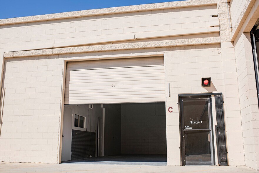 More Photos Of 11800 Sheldon St, Sun Valley Warehouse For Lease