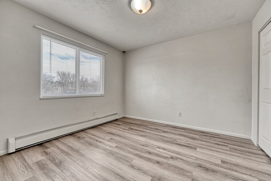 More Photos Of 490 E Elm St, Elizabeth Apartments For Sale