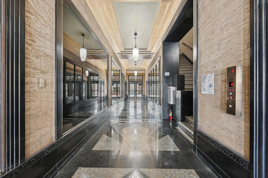 More Photos Of 5500-5528 Wilshire Blvd, Los Angeles Office For Lease