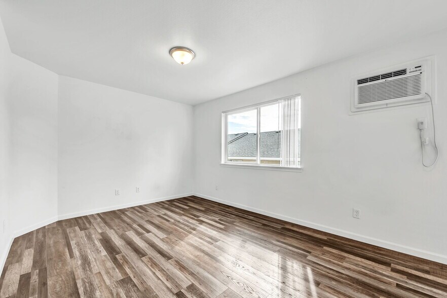 More Photos Of 3942 Ward Dr NE, Salem Apartments For Sale