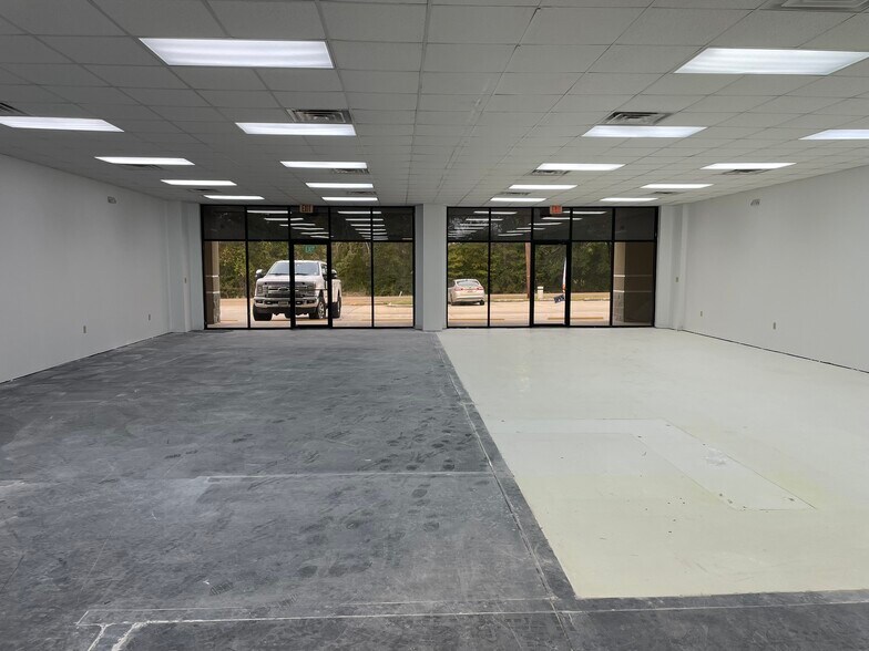 More Photos Of 13510-13520 Perkins Rd, Baton Rouge Storefront Retail Office For Lease