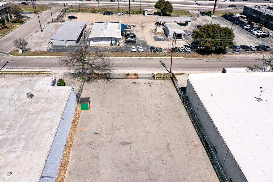 More Photos Of 506 Portland Rd, San Antonio Land For Lease