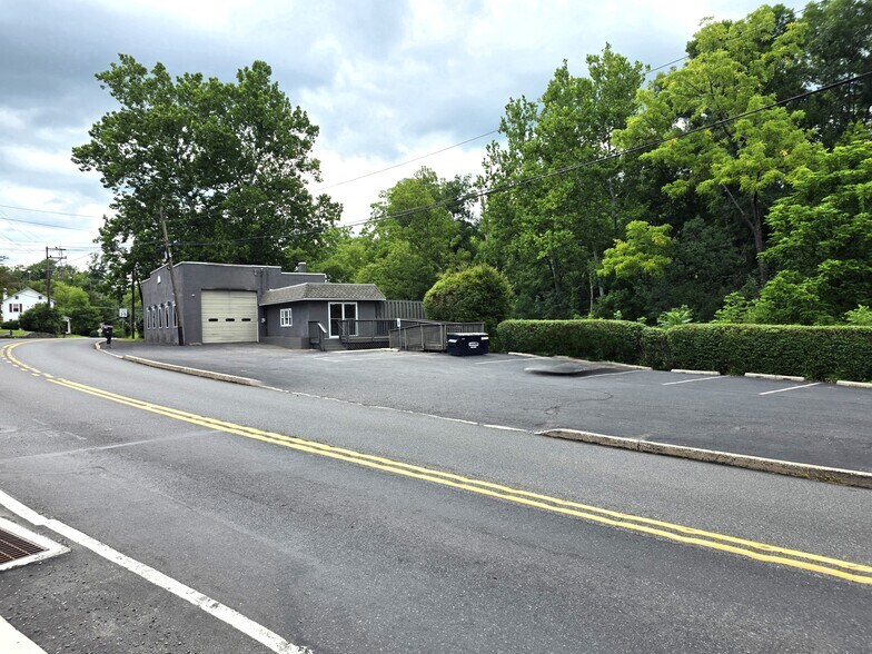 More Photos Of 140 Gravel Pike, Green Lane Industrial For Lease