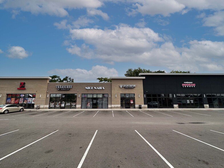 More Photos Of 2005-2201 E 8 Mile Rd, Warren General Retail For Lease