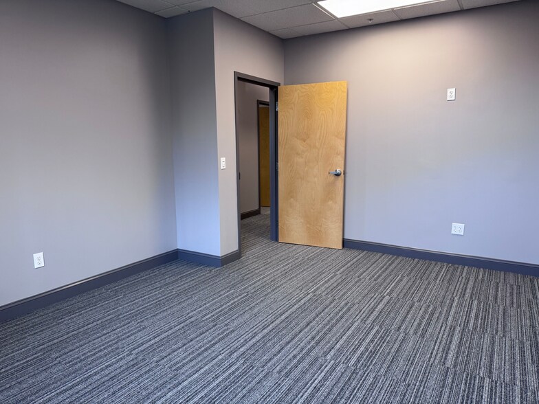 More Photos Of 399 Albany Shaker Rd, Loudonville Freestanding For Lease