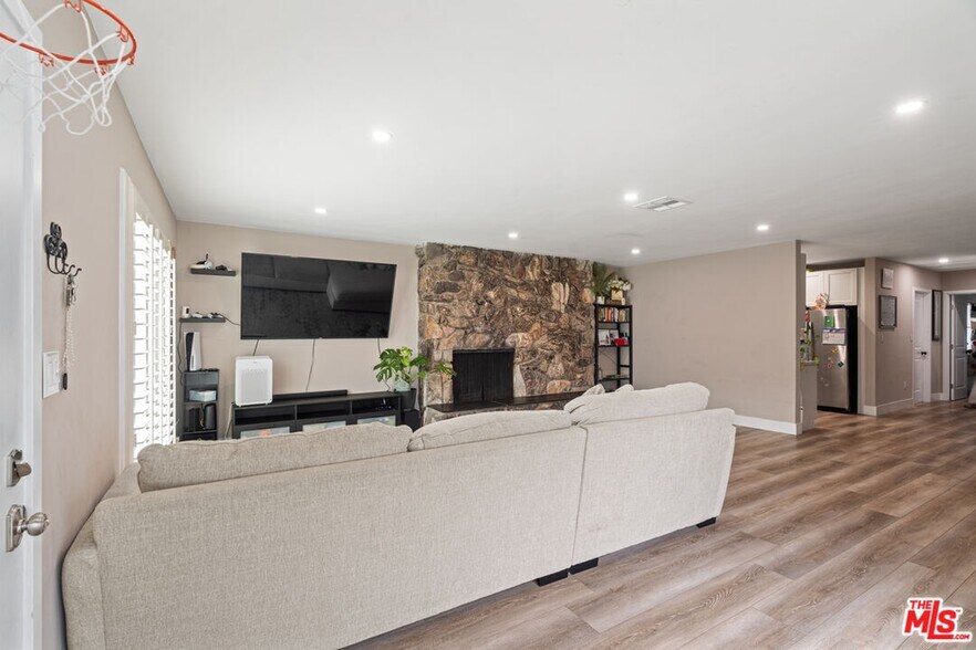 More Photos Of 5044 W Slauson Ave, Los Angeles Apartments For Sale