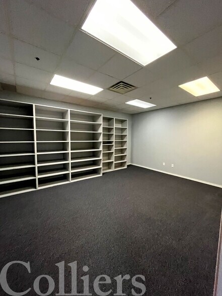 More Photos Of 600 N Steelhead Way, Boise Showroom For Sale
