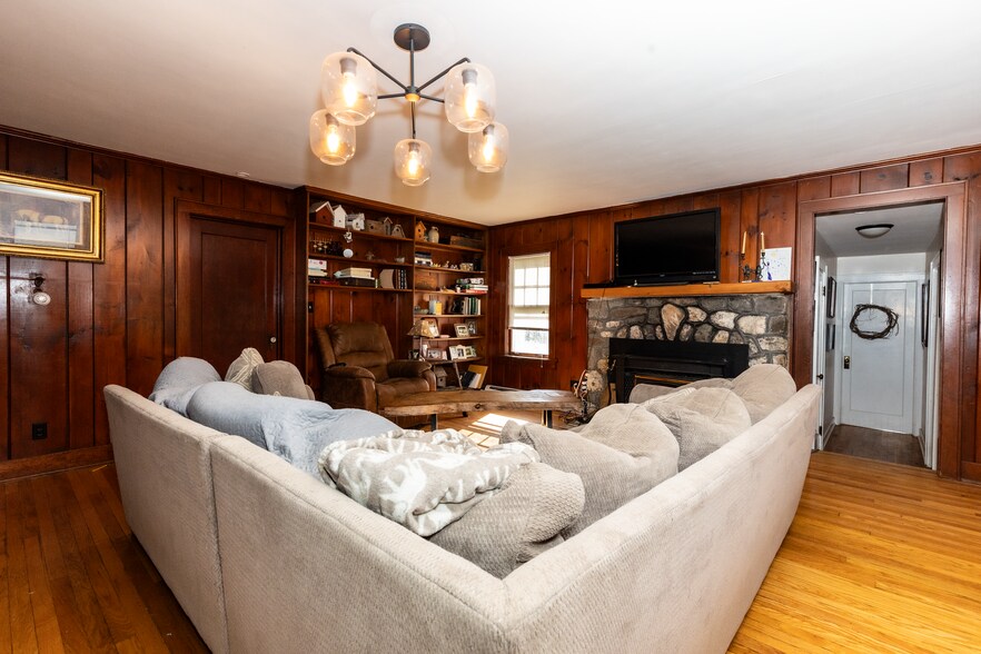 More Photos Of 4 Whitman Rd, Stephentown Sports And Entertainment For Sale
