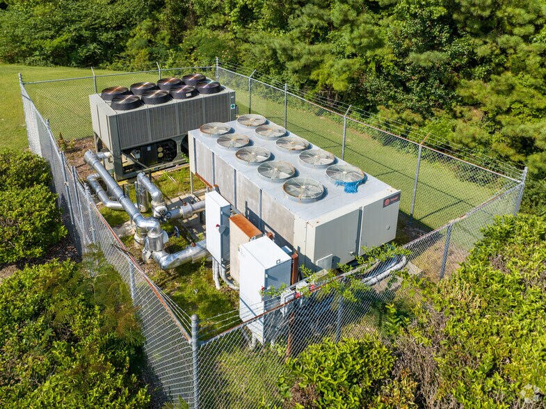 More Photos Of 177 Technology Pky, Auburn Light Manufacturing For Sale