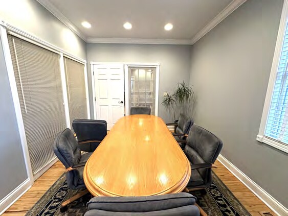 More Photos Of 214 Aberdeen Dr, Valparaiso Office For Sale