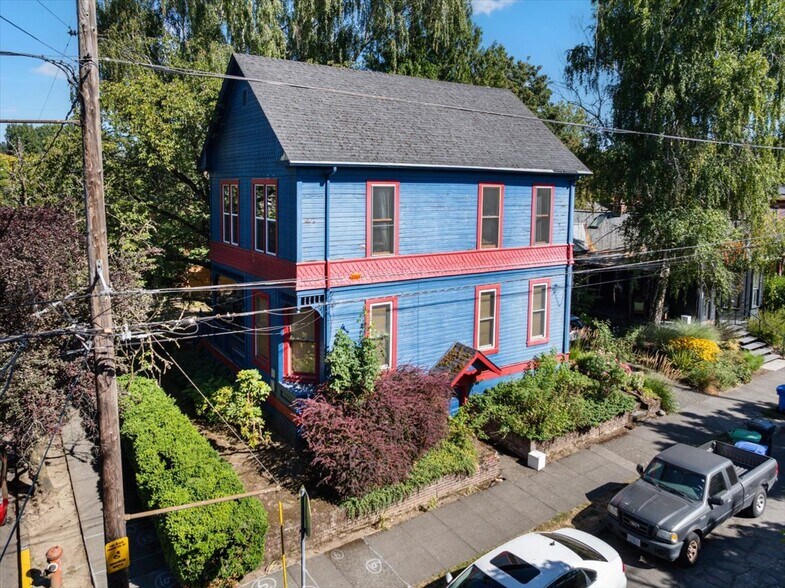 More Photos Of 2606 SE Pine St, Portland Apartments For Sale