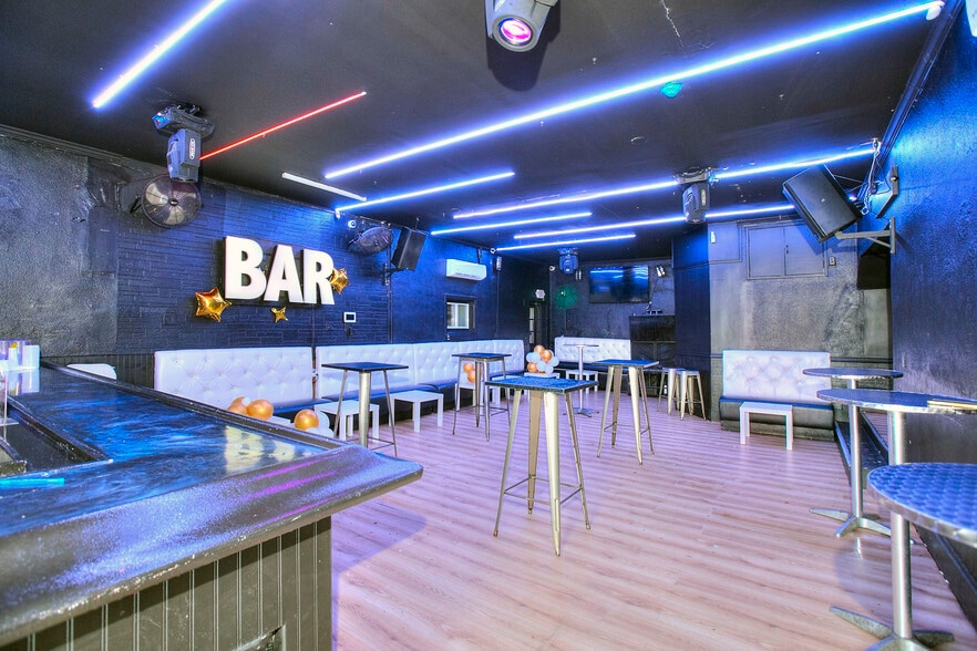 More Photos Of 845 E Main St, Bridgeport Restaurant For Sale