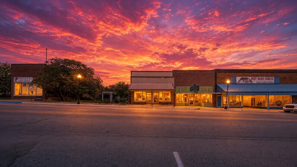 More Photos Of 113 E Main St, Willow Springs Storefront For Sale
