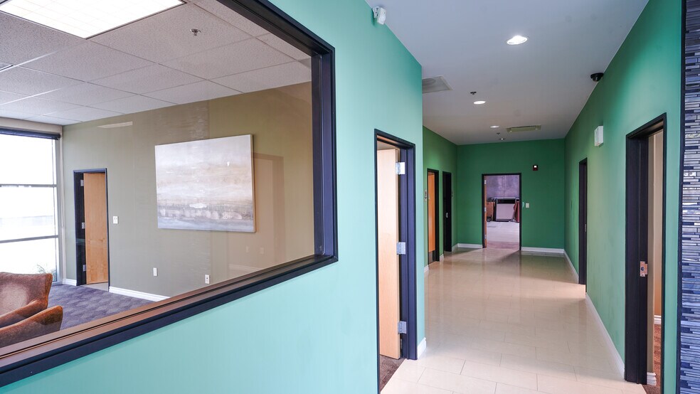 More Photos Of 2848 Columbia St, Torrance Light Manufacturing For Lease