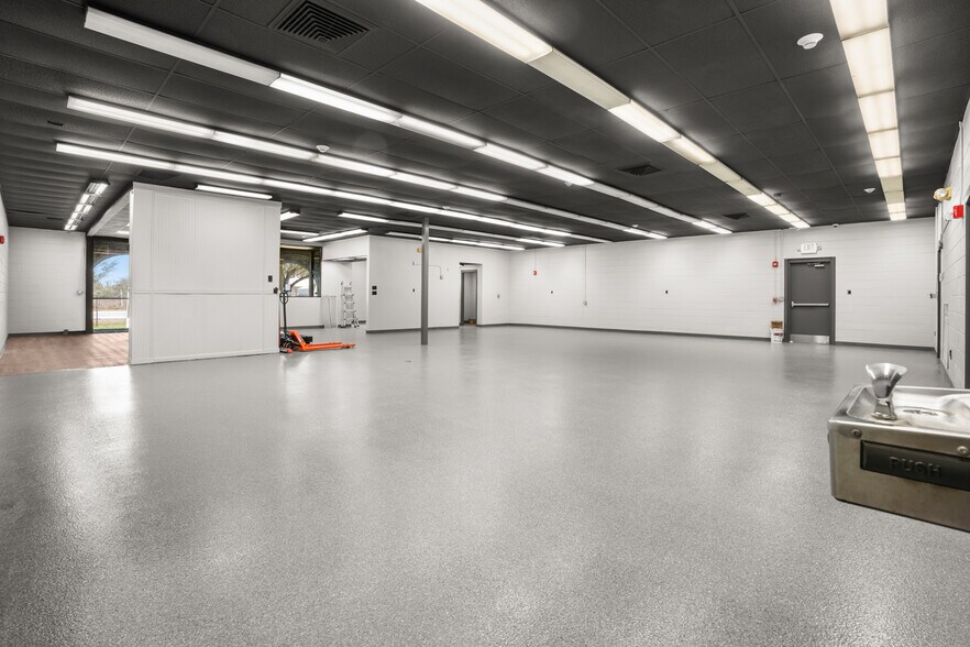 More Photos Of 8602 Tarpon Springs Rd, Odessa Specialty For Sale