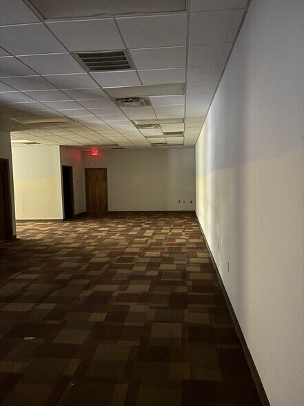 More Photos Of 10427 Cogdill Rd, Knoxville Light Distribution For Lease