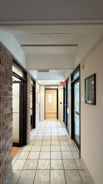 More Photos Of 1539 Parental Home Rd, Jacksonville Medical For Lease