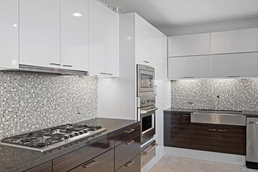 More Photos Of 900 S Las Vegas Blvd, Las Vegas Apartments For Sale