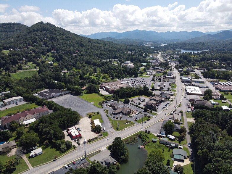 More Photos Of 244 N Main St, Hiawassee Fast Food For Lease