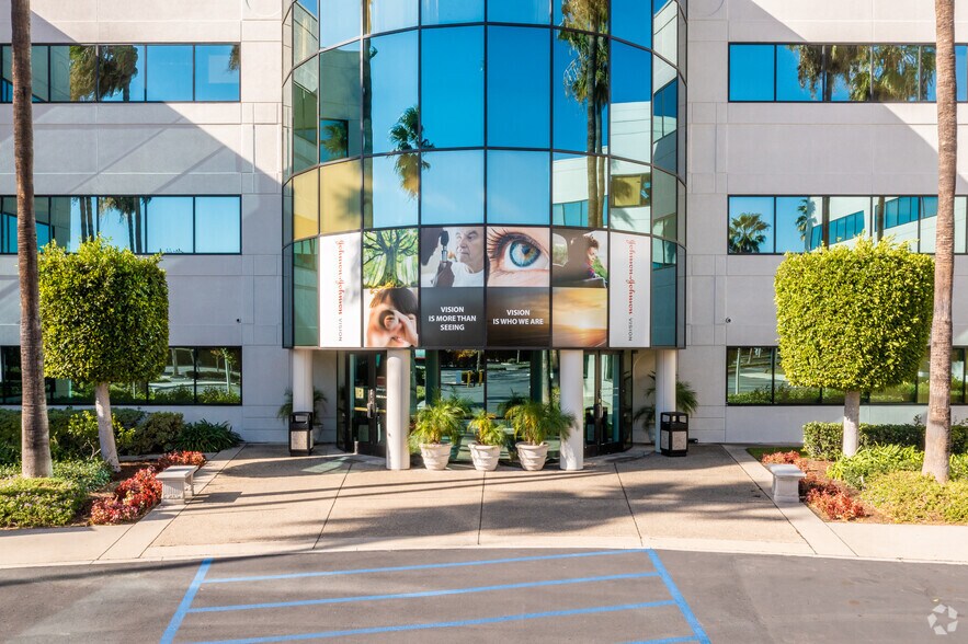 More Photos Of 1700 E Saint Andrew Pl, Santa Ana Office For Lease