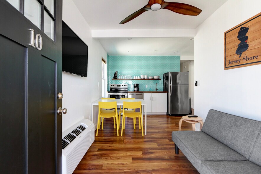 More Photos Of 5100 Atlantic Ave, Wildwood Hotel For Sale