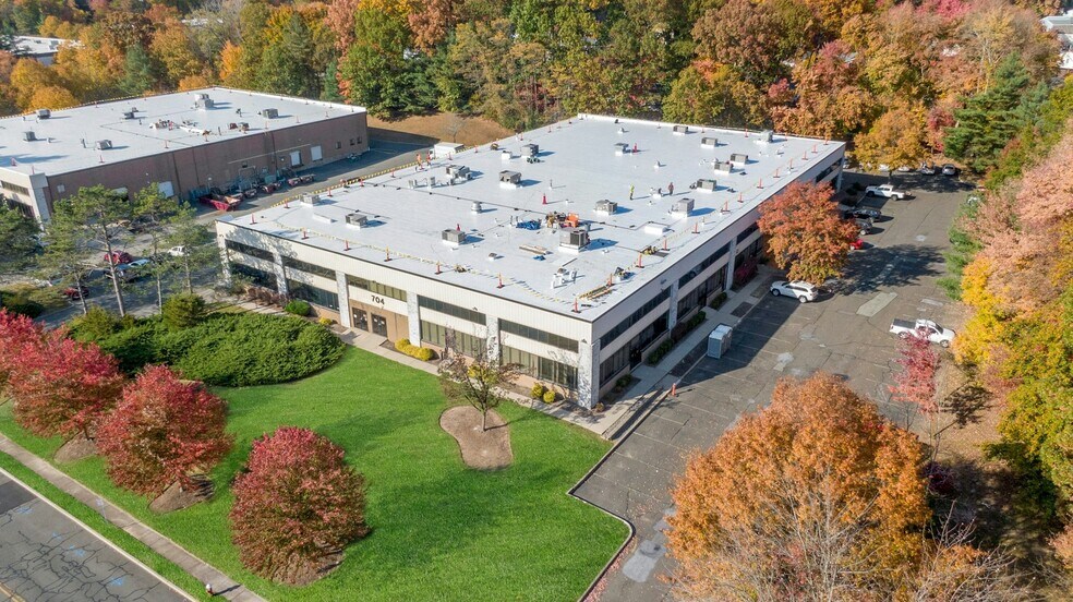 More Photos Of 704 Executive Blvd, Valley Cottage Warehouse For Lease