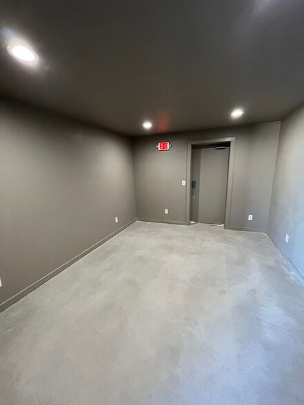 More Photos Of 40 Sauder Dr, New Braunfels Warehouse For Lease