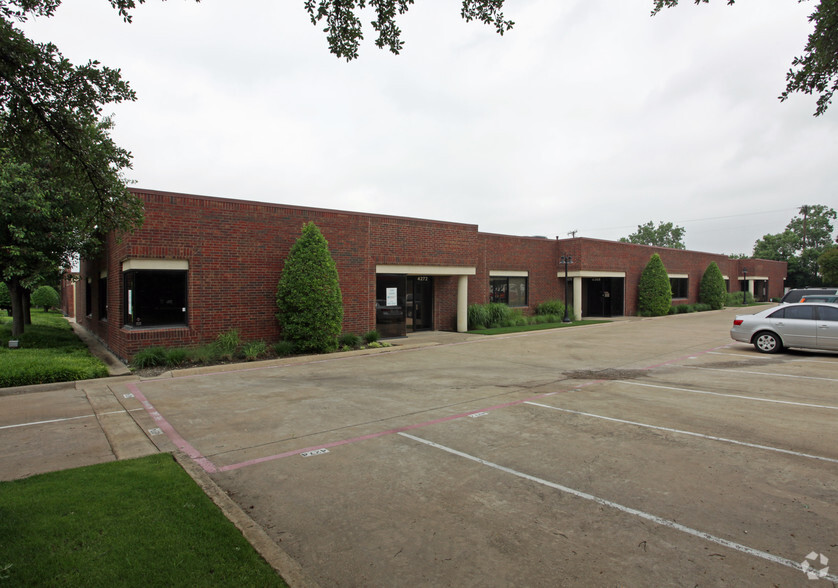 Primary Photo Of 4266 Kellway Cir, Addison Light Manufacturing For Lease