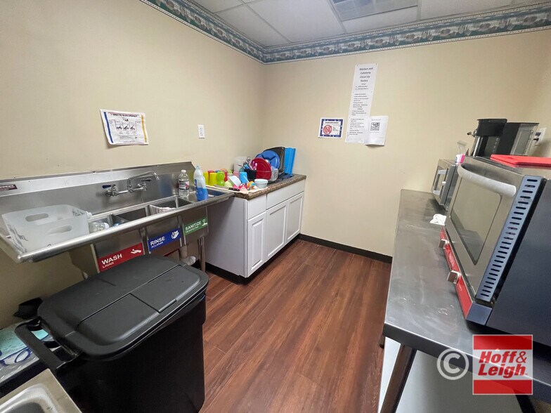 More Photos Of 2254 Locust St SW, Canal Fulton Freestanding For Sale