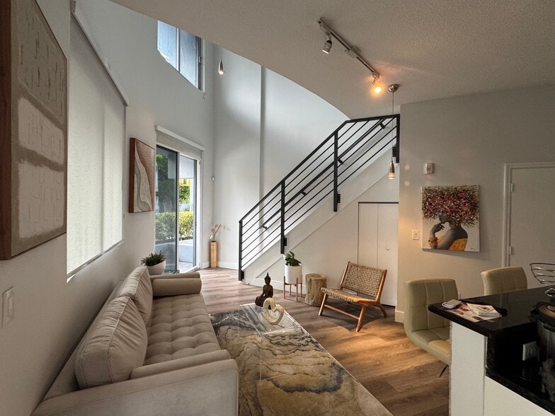 More Photos Of 3339 Virginia St, Coconut Grove Apartments For Lease