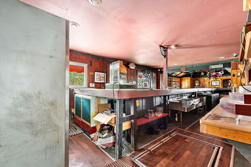 More Photos Of 221 White Horse Pike, Chesilhurst Bar For Sale