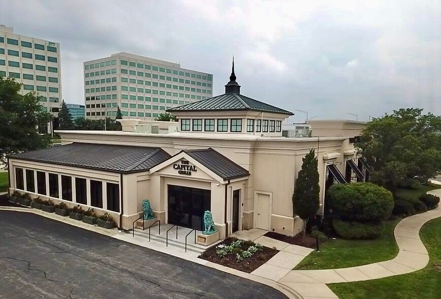 Primary Photo Of 87 Yorktown Shopping Ctr, Lombard Restaurant For Sale