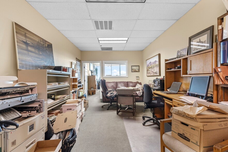More Photos Of 13620 Lincoln Way, Auburn Office For Sale