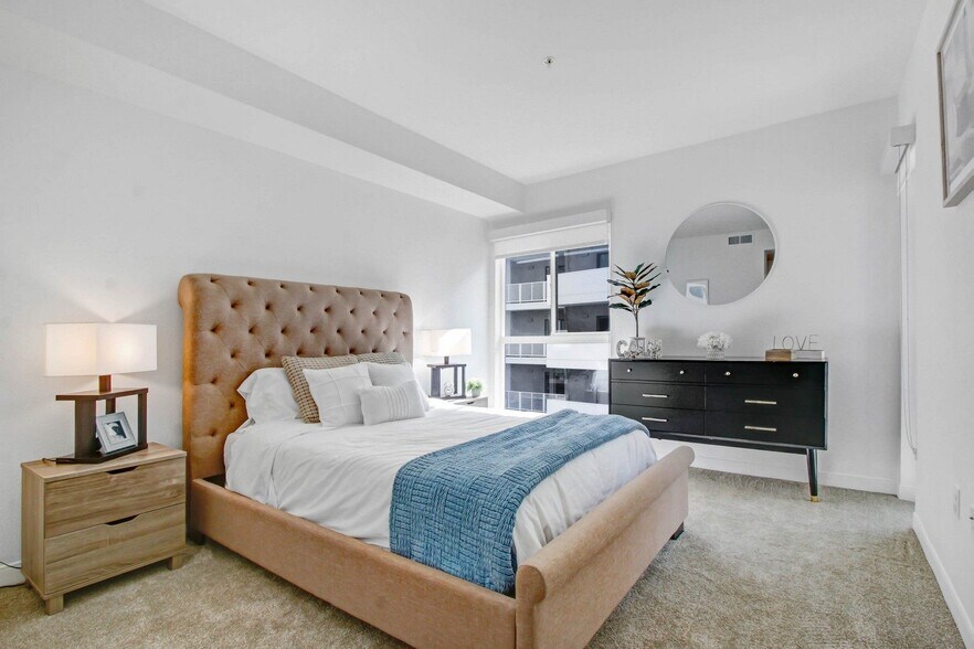 More Photos Of 6625 Reseda Blvd, Reseda Apartments For Lease