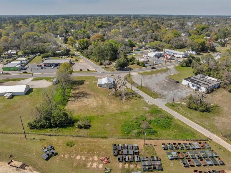 More Photos Of 131 S Jackson St, Hawkinsville Flex For Sale