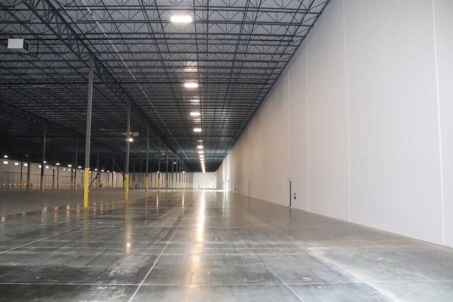 More Photos Of 150 Southridge Pky, Bessemer City Distribution For Lease