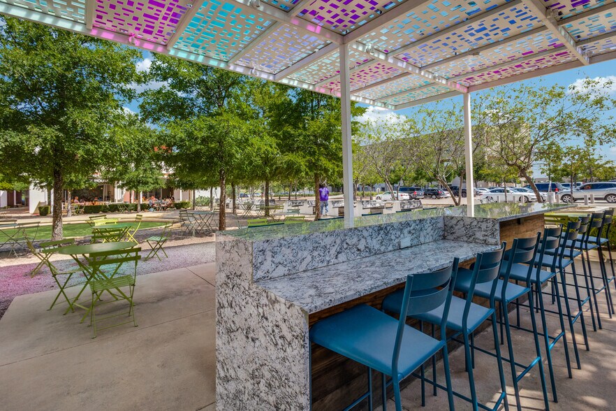 More Photos Of 1301 Solana Blvd, Westlake Unknown For Lease