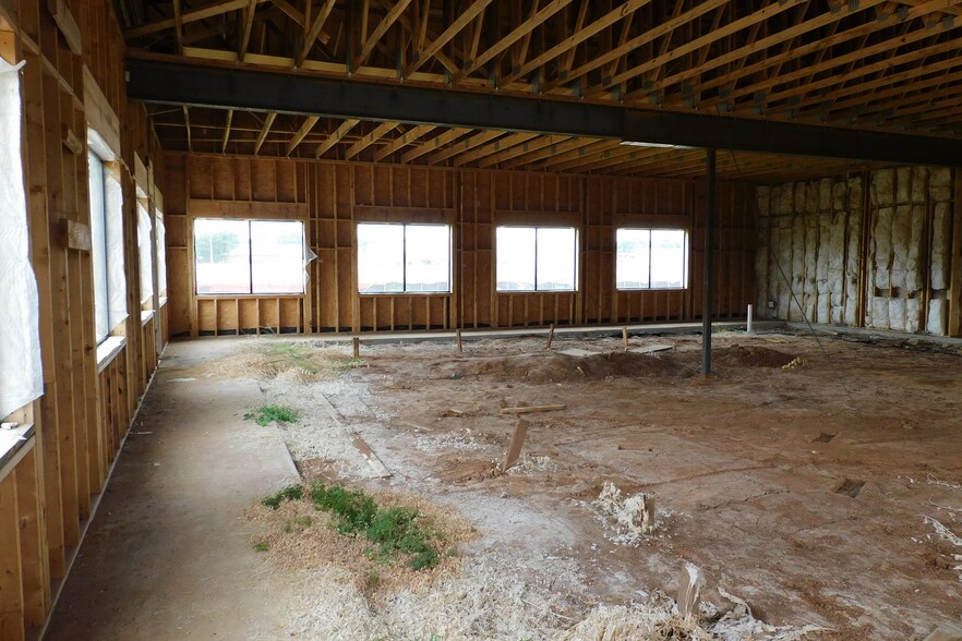 More Photos Of 1609 N Hwy 75, Sherman Medical For Lease