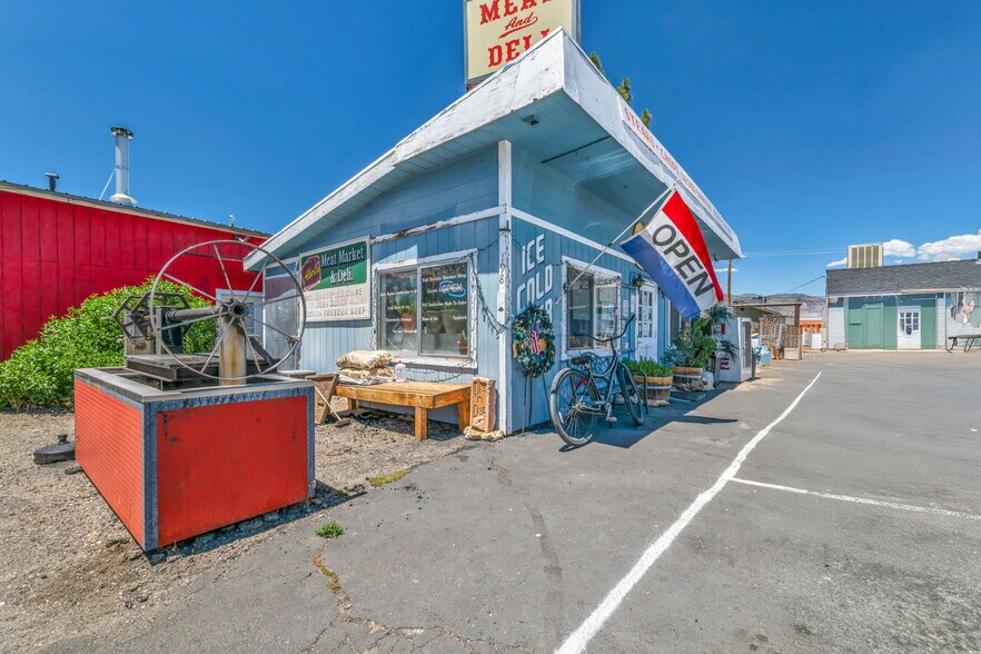 More Photos Of 198 Main St, Bridgeport Restaurant For Sale